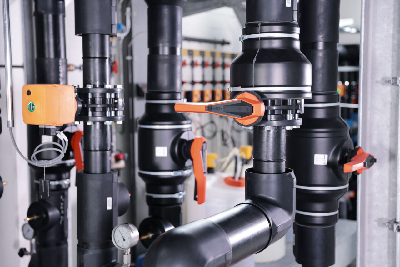 The product portfolio encompasses pipes, fittings, valves, automation solution with the associated jointing technologies and tools. 